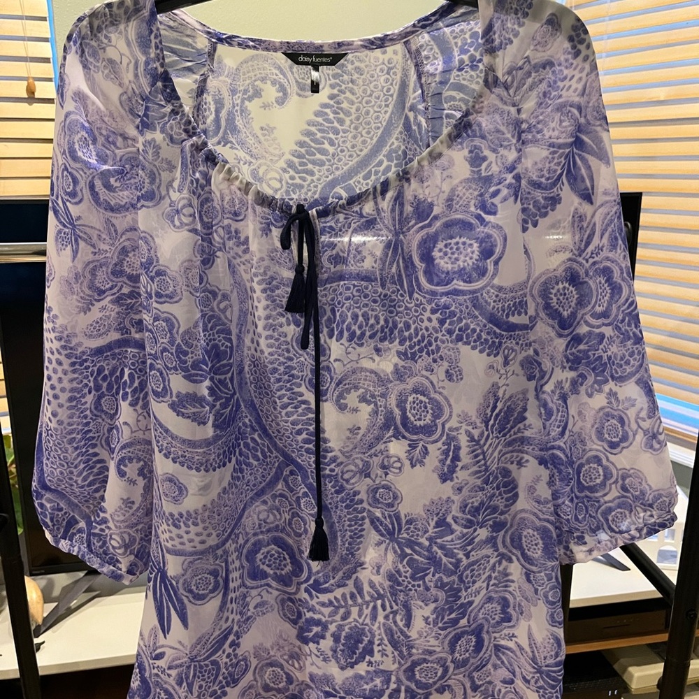 Daisy Fuentes Blue and White Tie Front Blouse